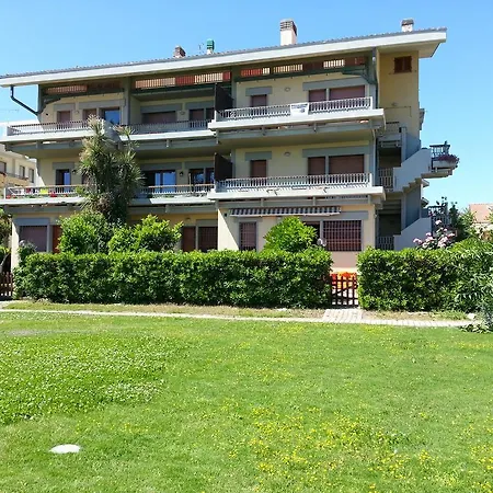Caterina A4 Vacanza * Пинето