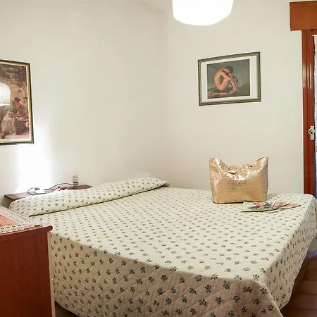 Caterina A4 Vacanza Апартаменты *